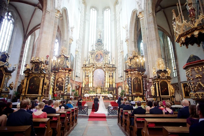 Možnosti svatebního obřadu – církevní, matriční, nebo symbolický?