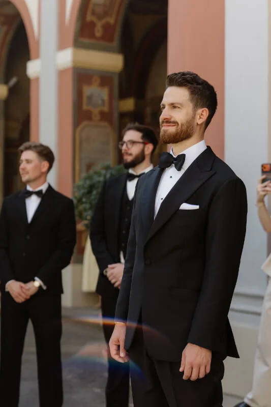 Elegantní květnová svatba v Hartigovském paláci a Ledeburské zahradě